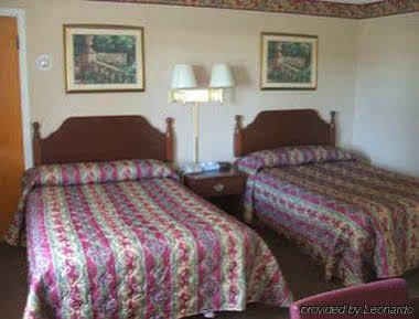 Four Seasons - Albany Motel